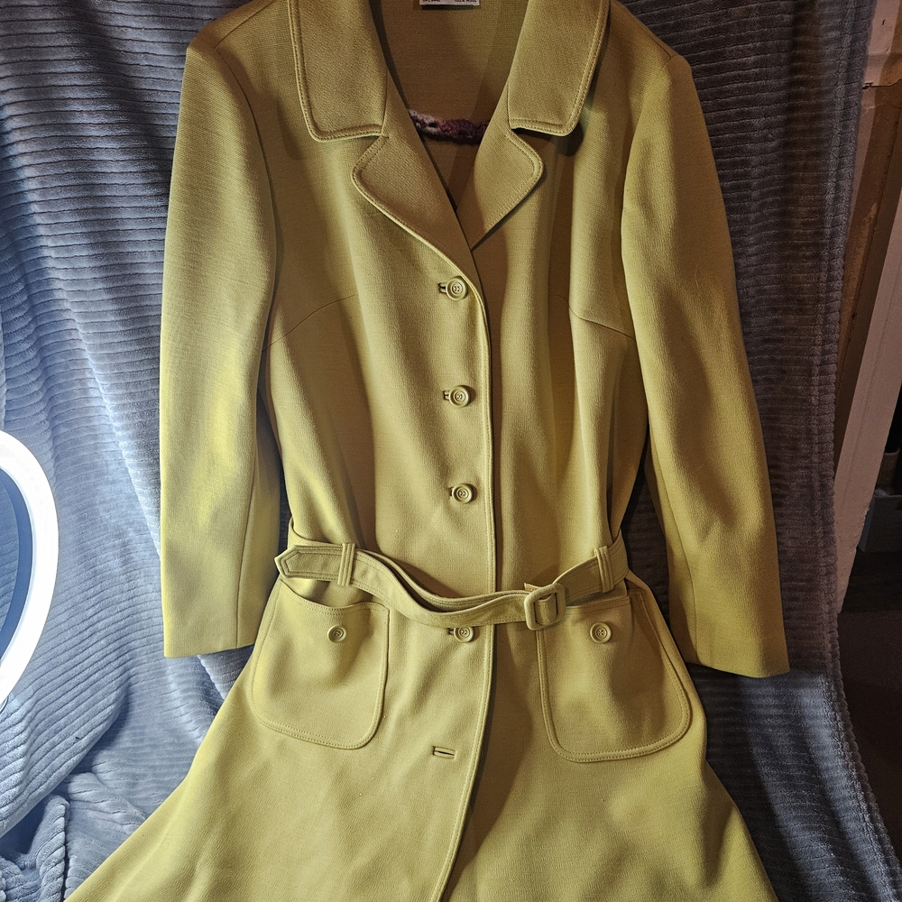 Elegant Women's Yellow Coat